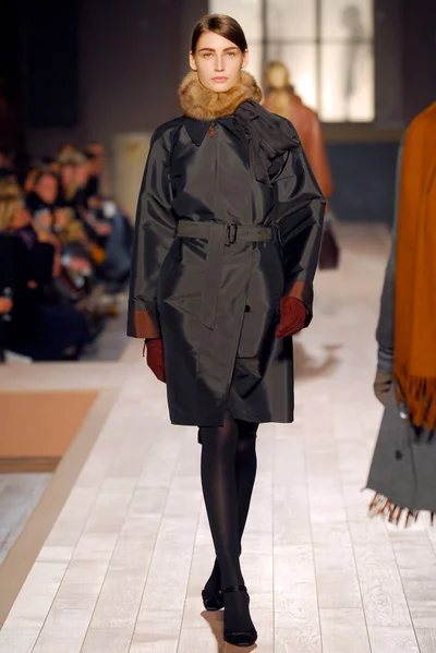 Look 27